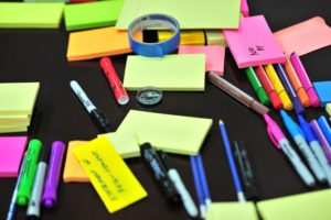 sticky notes and pen for hr strategies