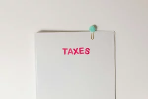 taxes sheet highlighting Swiss payroll and payroll compliance requirements