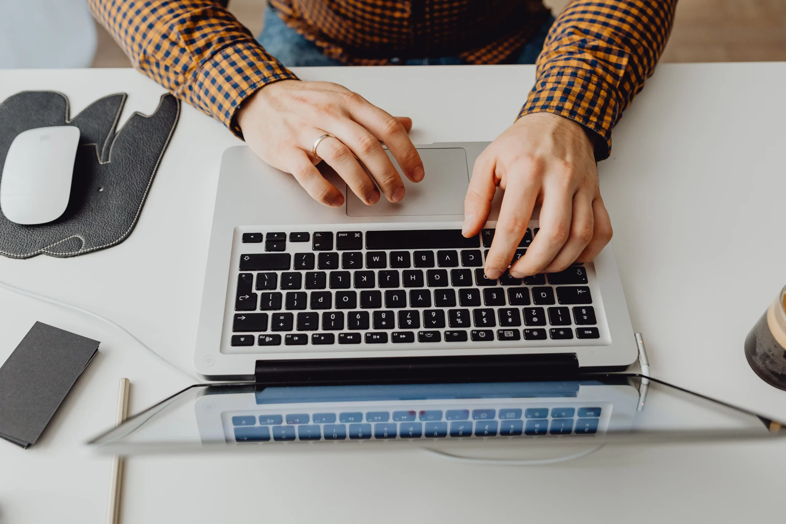 Online payroll and tax files for employee salary and tax management